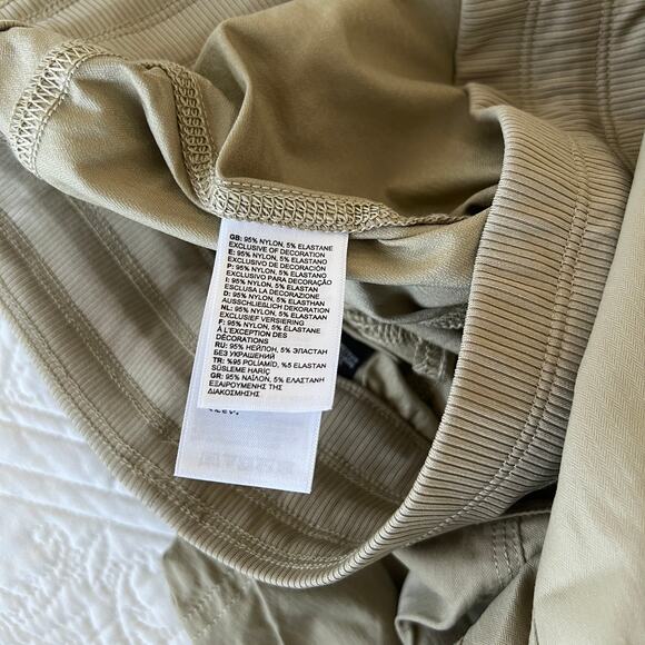 The North Face Aphrodite 2.0 Capri Pants Outdoor Active Wear Tan Small - Picture 8 of 9